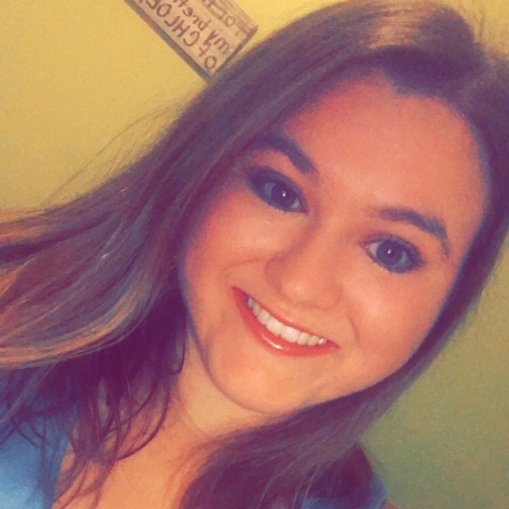 Meet your Posher, Chloe